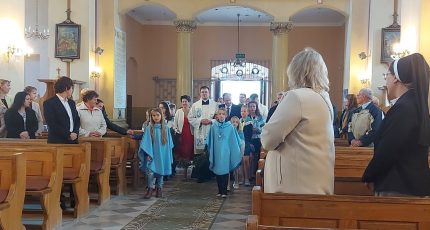 Prymicje migającego księdza w Piekoszowie