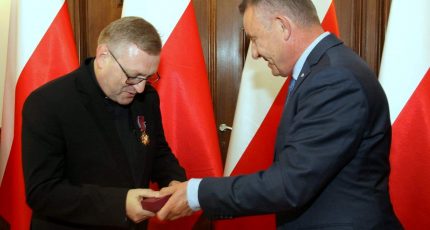 Łódzki duszpasterz odznaczony złotym krzyżem zasługi