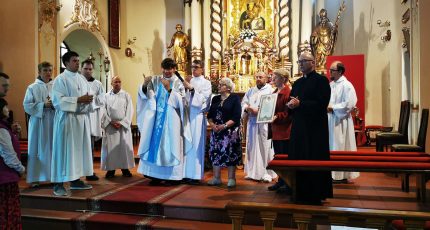 Pielgrzymka niesłyszących do sanktuarium w Smolicach